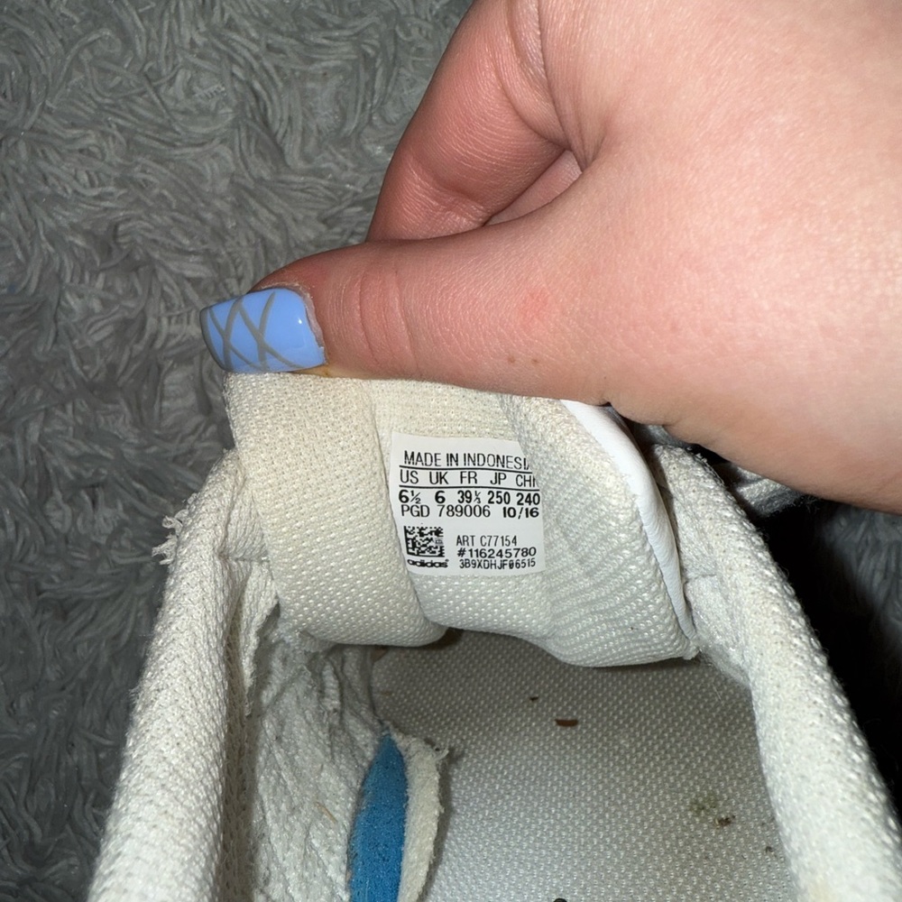 adidas super stars - Picture 8 of 9